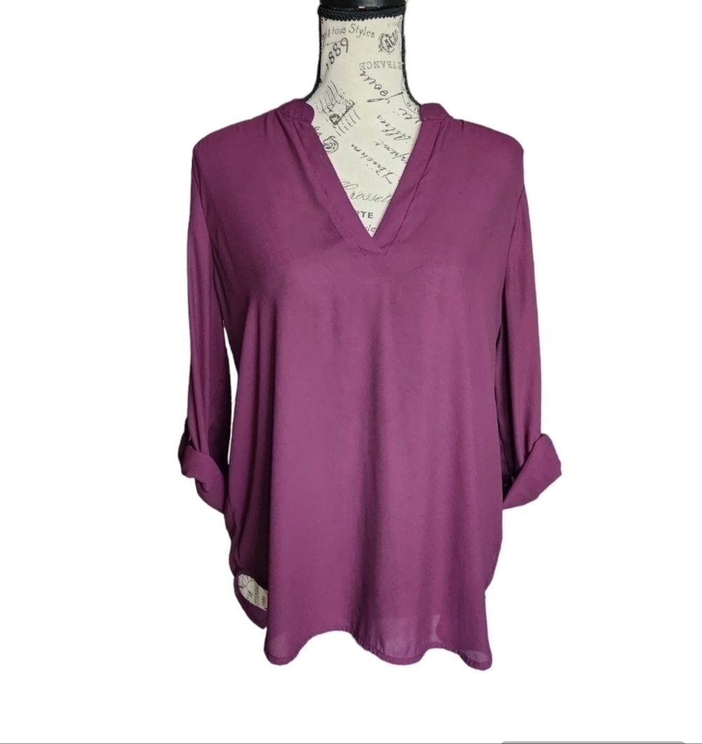 3/4 sleeve v-neck blouse